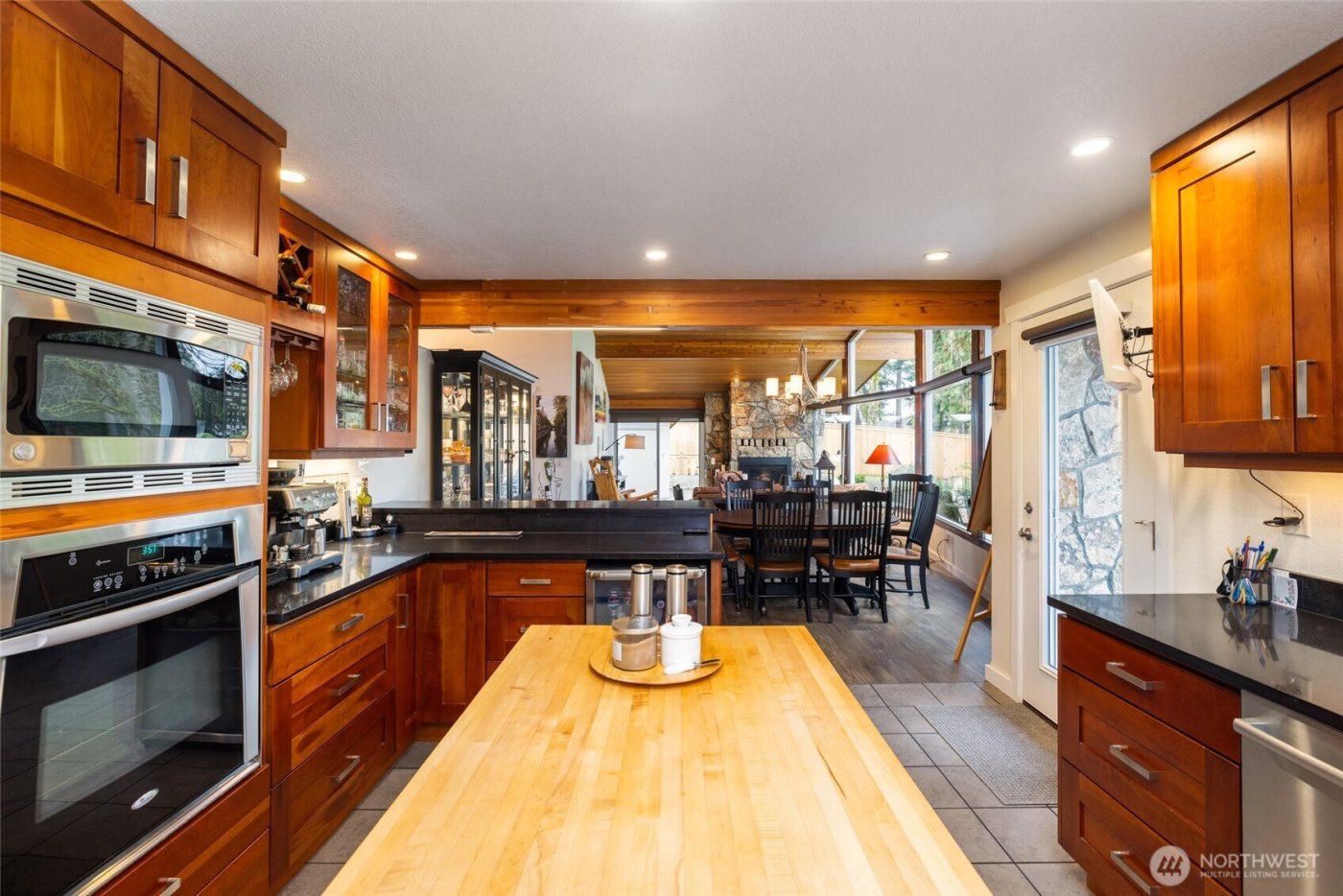 16505 Country Club Drive , Burlington, WA 98233