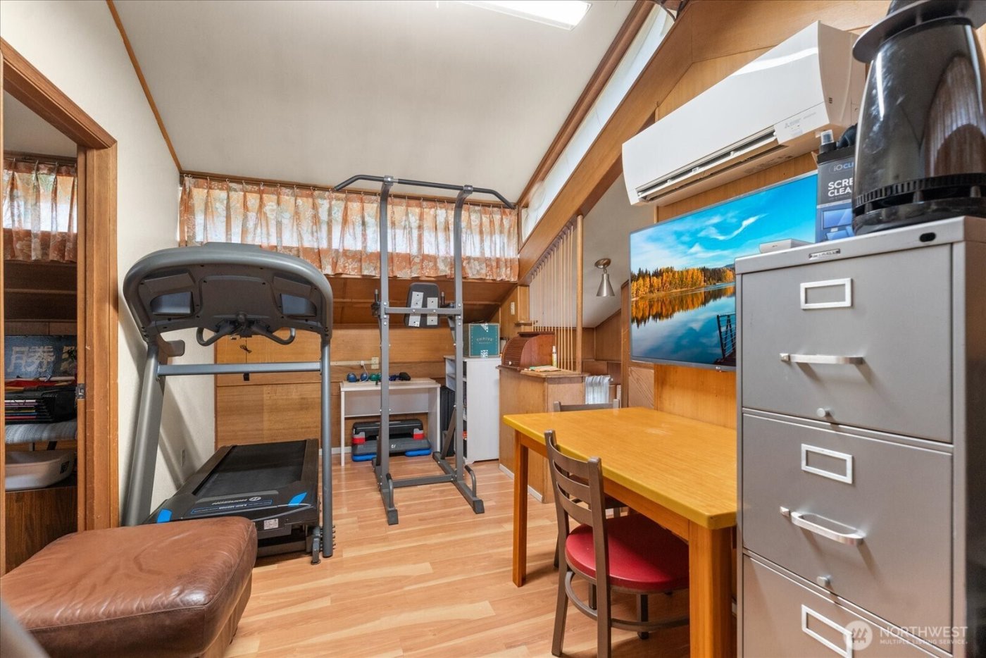 16545 Des Moines Memorial Drive S, Burien, WA 98148