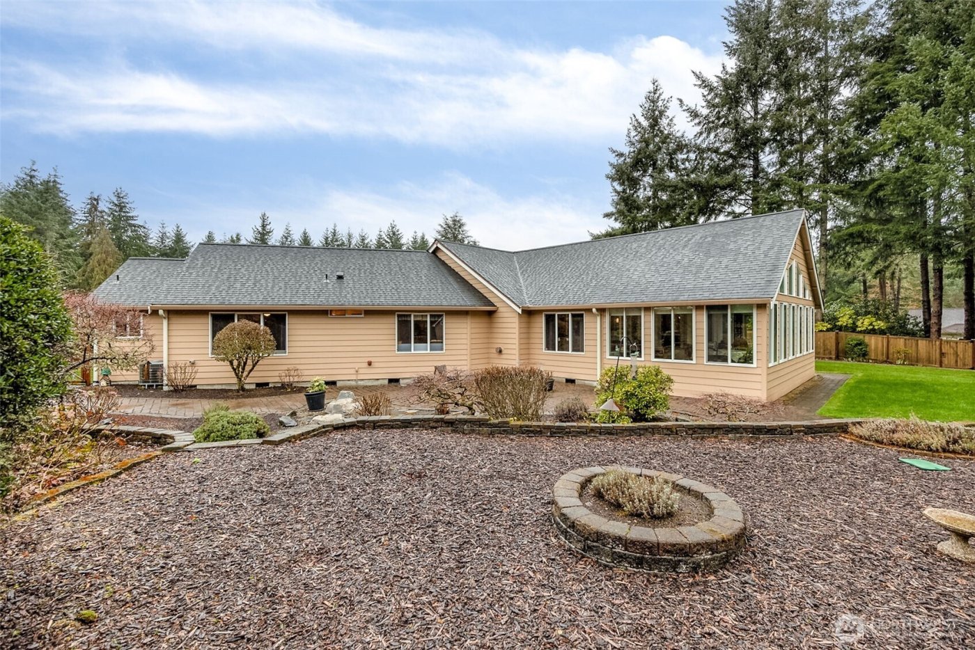 7206 Deerfield Park Drive NE, Olympia, WA 98516