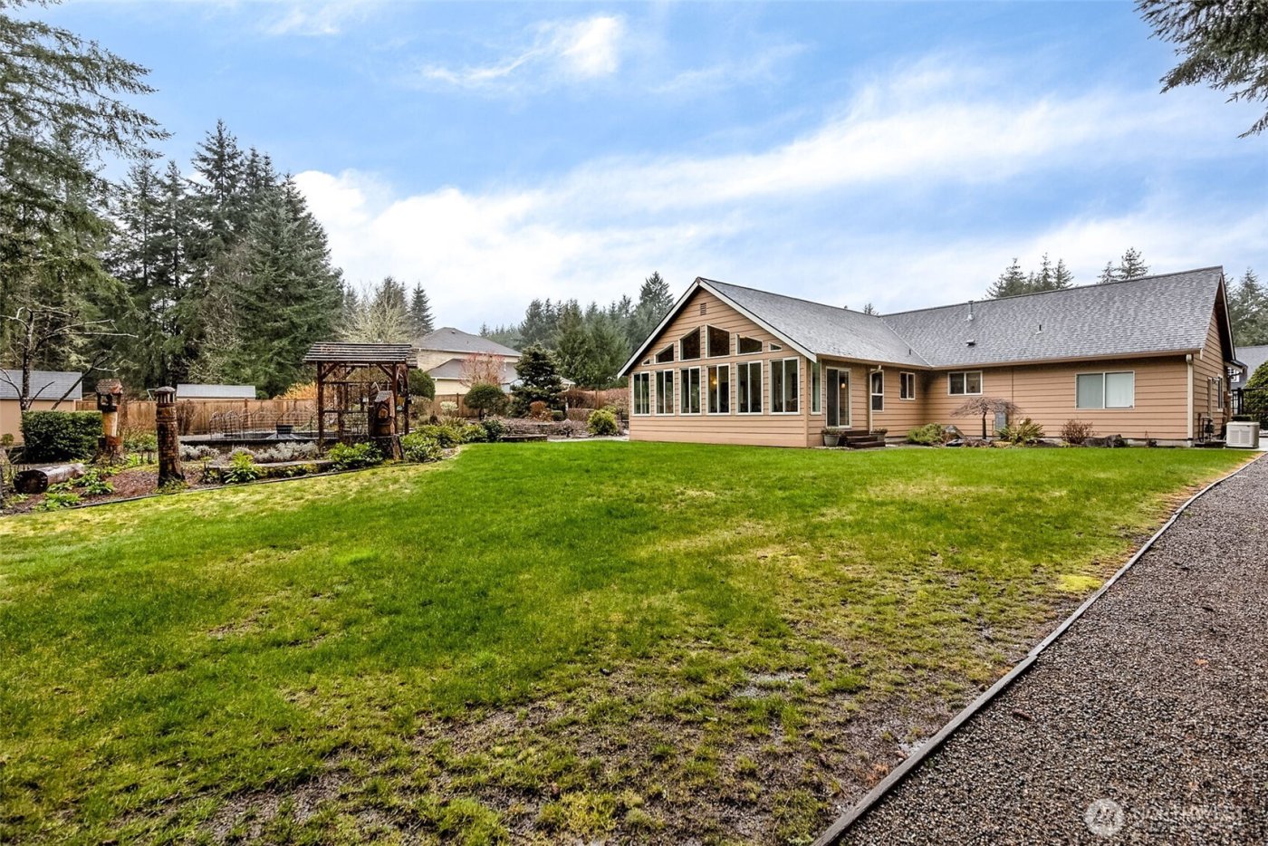 7206 Deerfield Park Drive NE, Olympia, WA 98516