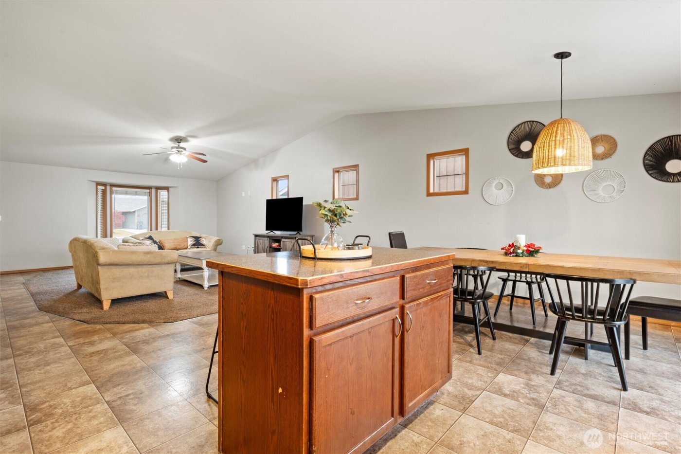 682 L St SE, Ephrata, WA 98823