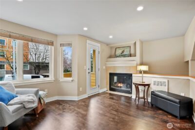 6342 5th Ave NE, Seattle, WA 98115 - Photo 2