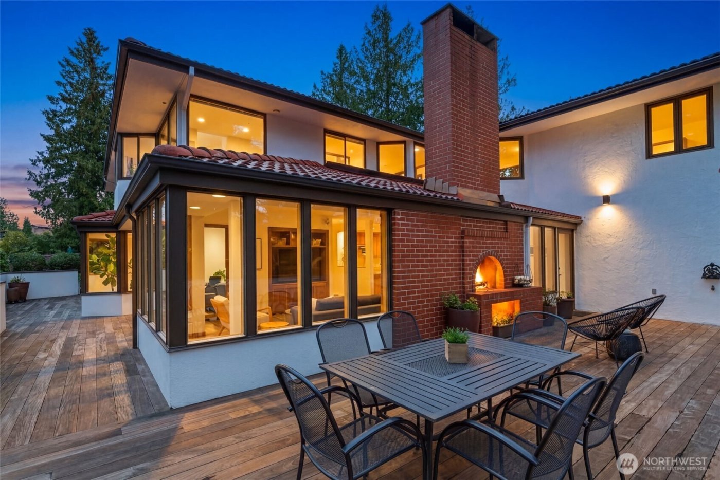 5601 43rd Avenue W, Seattle, WA 98199