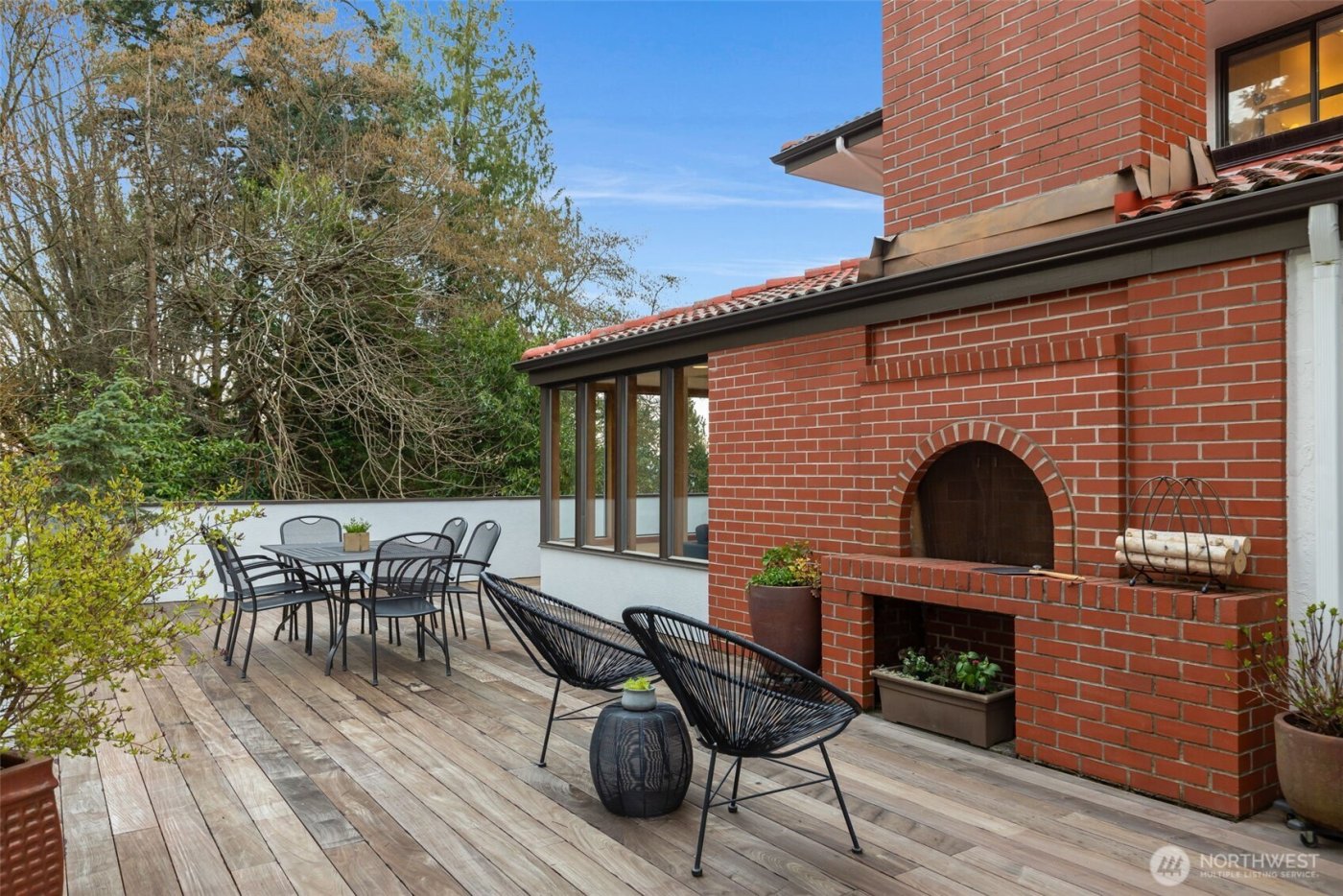 5601 43rd Avenue W, Seattle, WA 98199