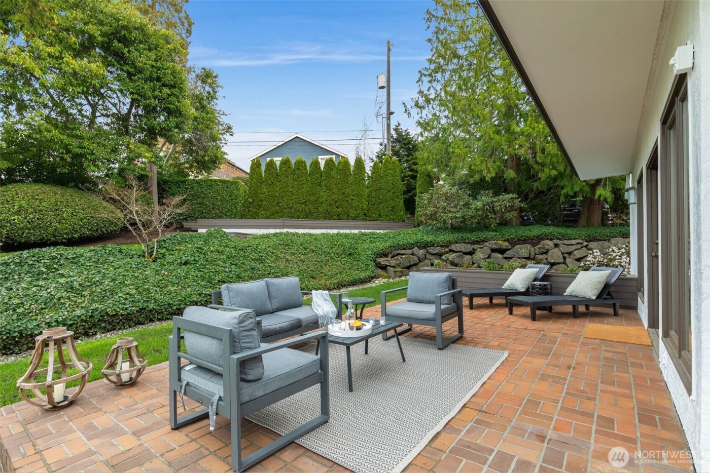 5601 43rd Avenue W, Seattle, WA 98199