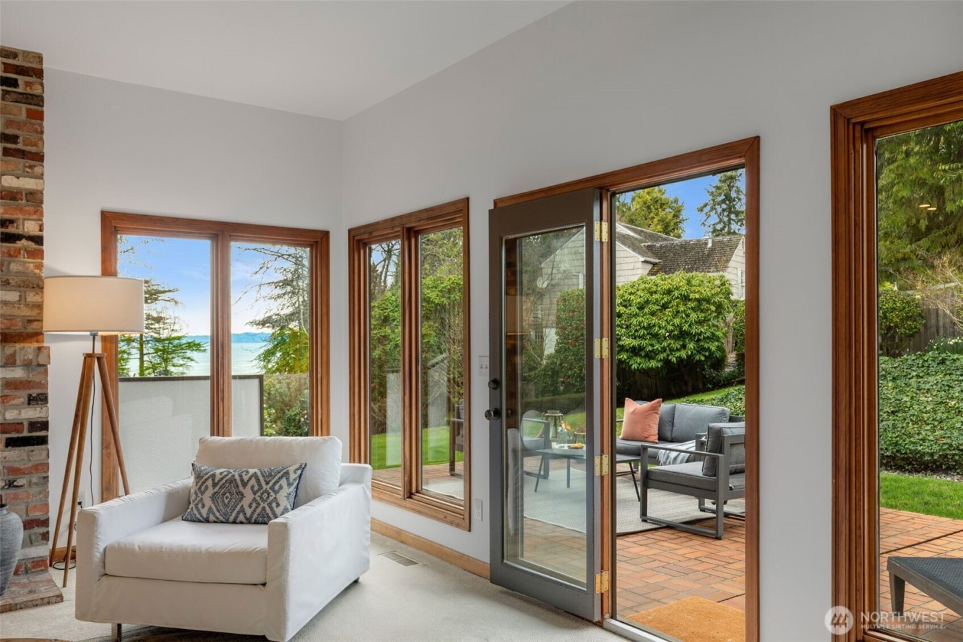 5601 43rd Avenue W, Seattle, WA 98199