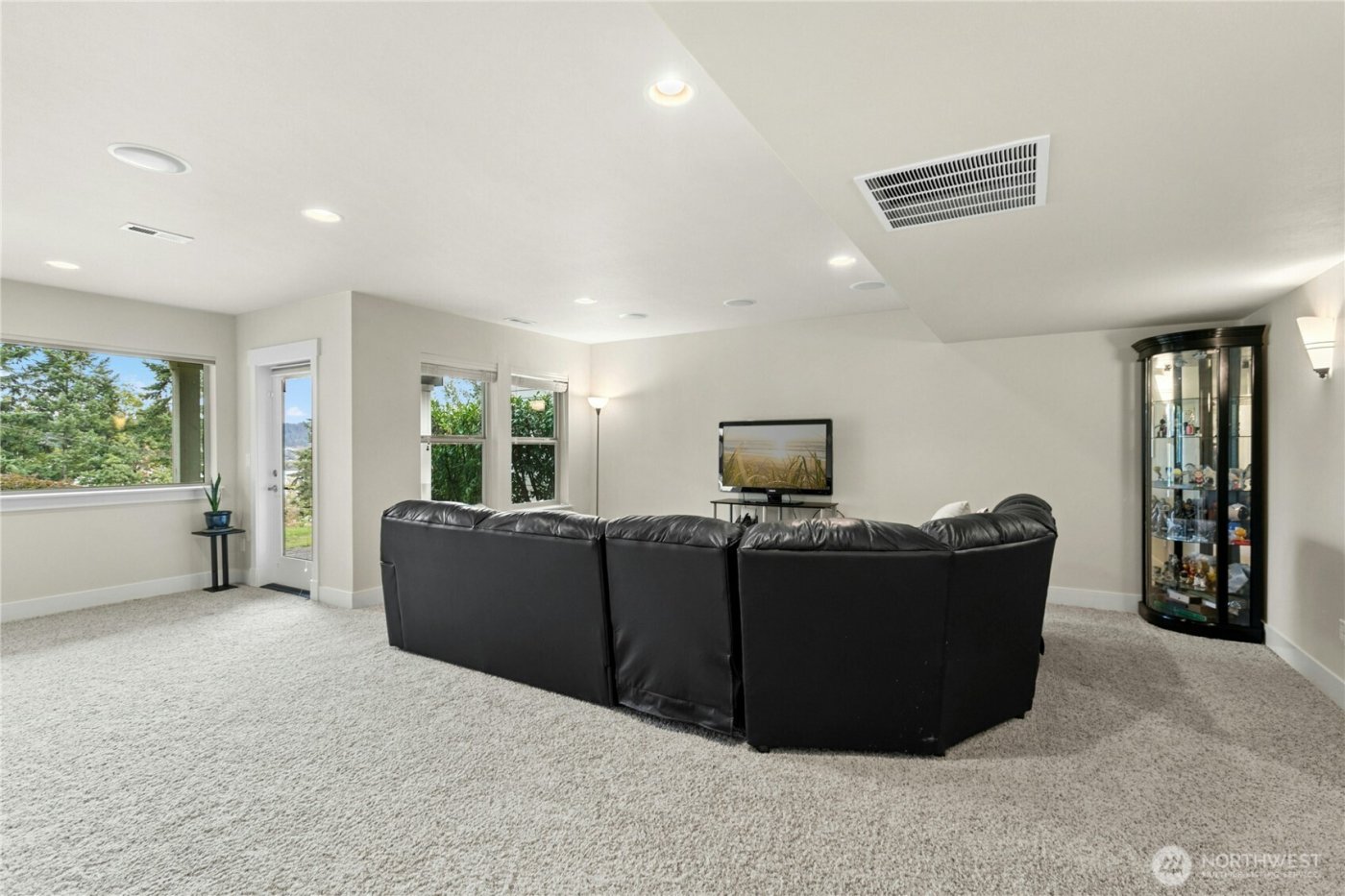 2744 NW Pine Cone Place , Issaquah, WA 98027