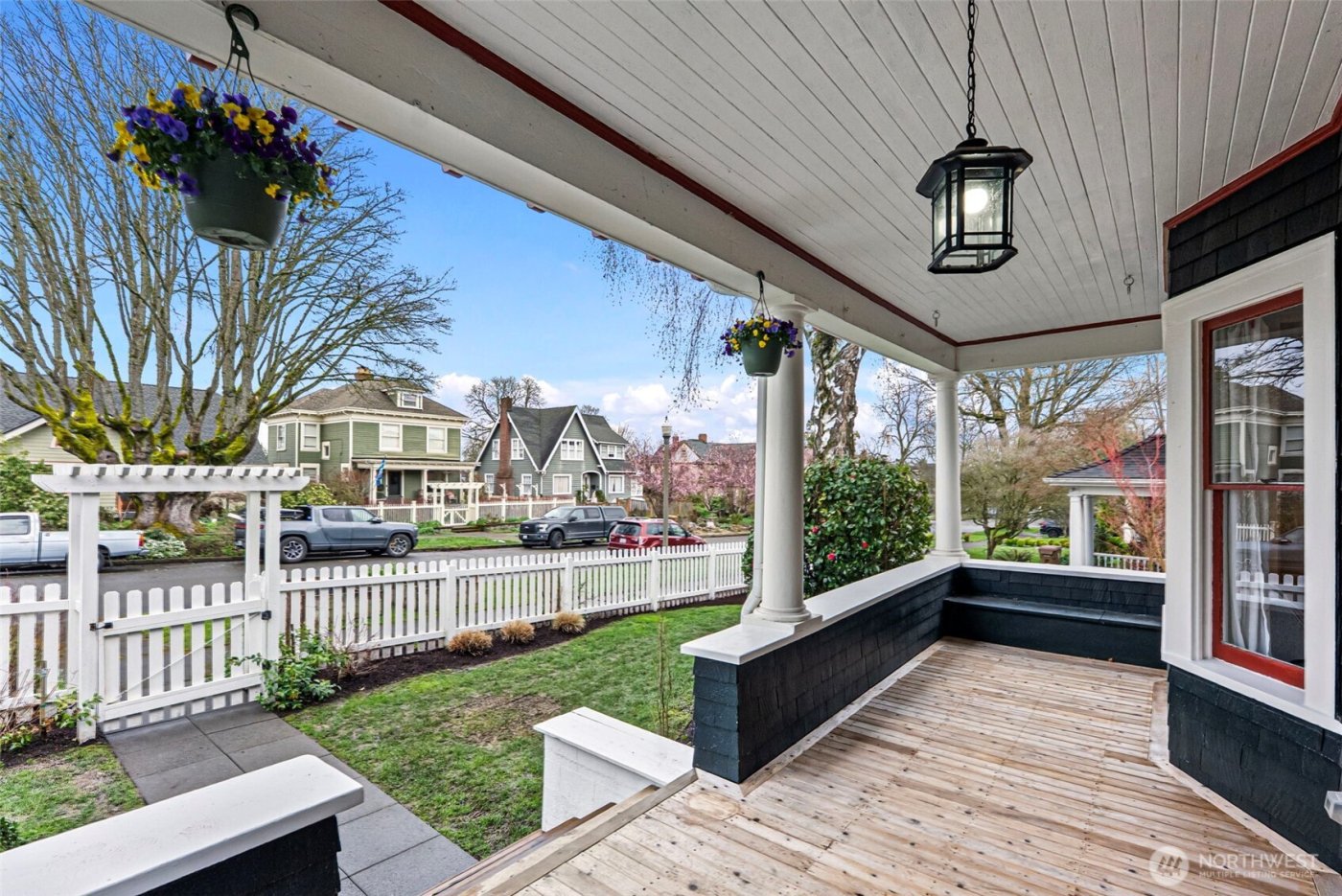 620 N Ainsworth Avenue , Tacoma, WA 98403