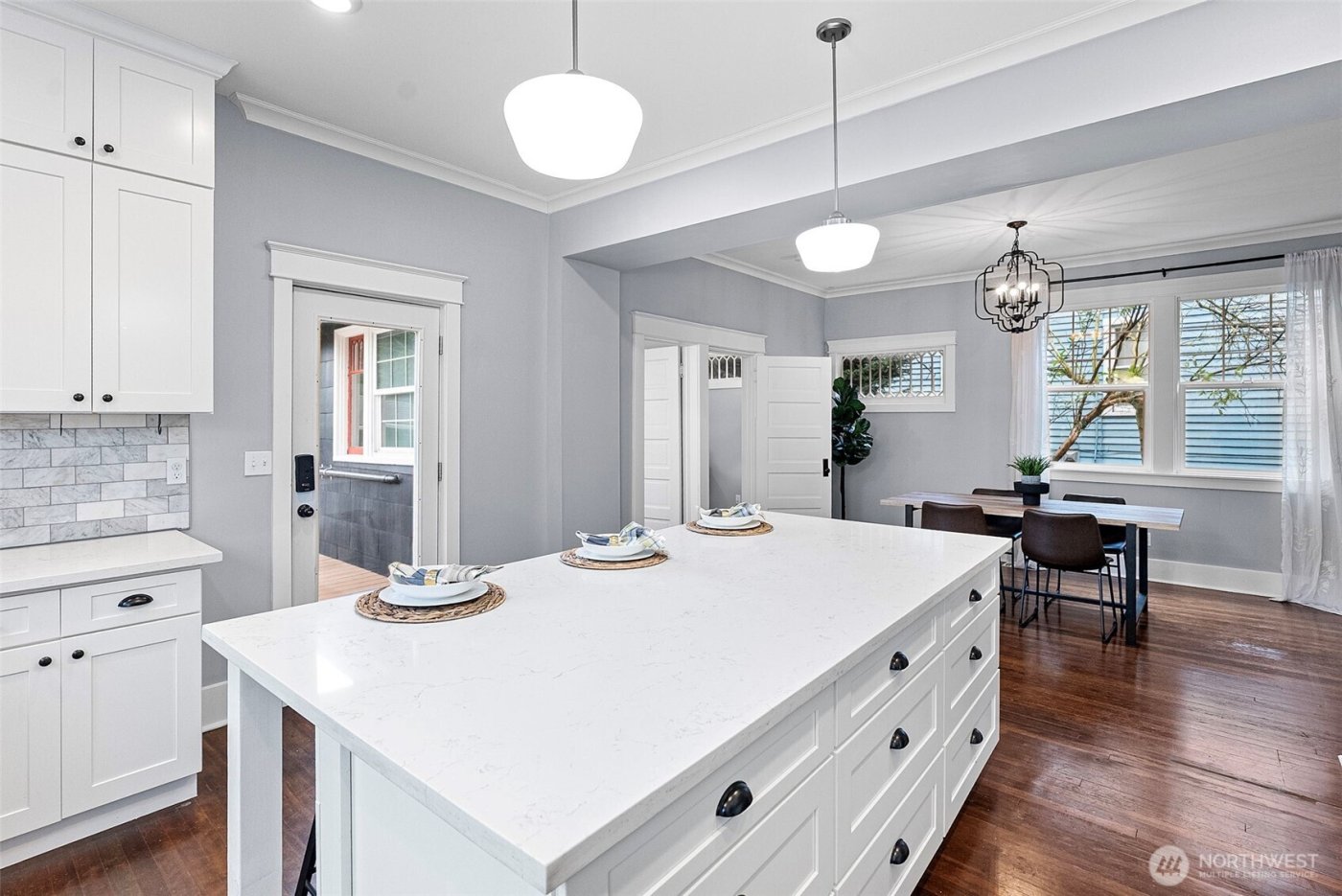 620 N Ainsworth Avenue , Tacoma, WA 98403