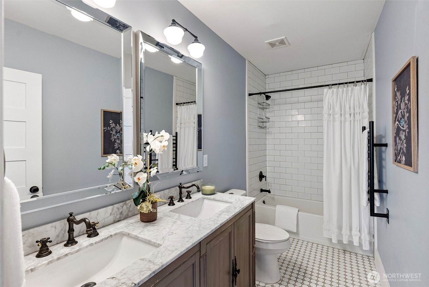 620 N Ainsworth Avenue , Tacoma, WA 98403