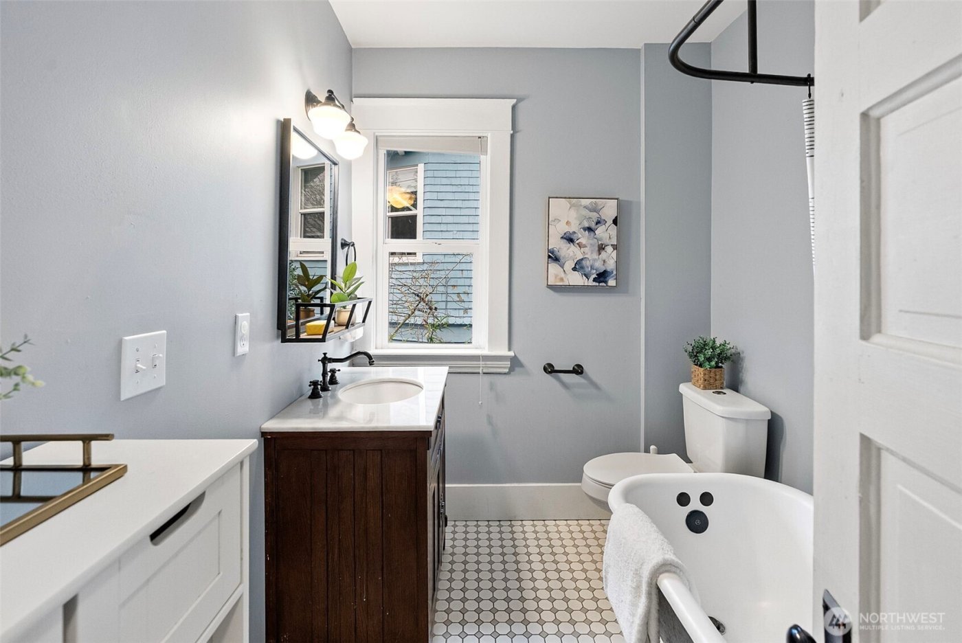 620 N Ainsworth Avenue , Tacoma, WA 98403