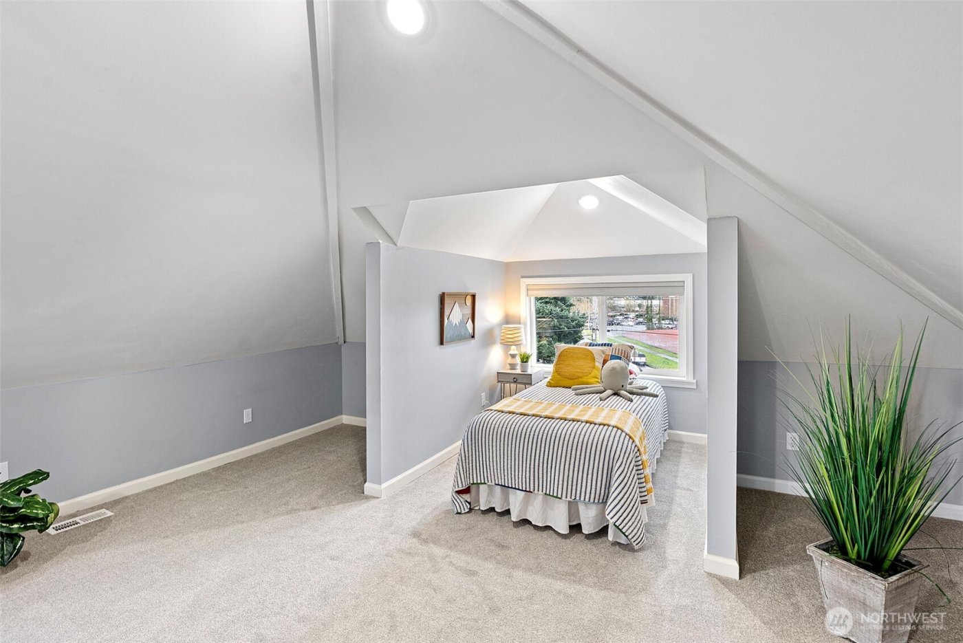 620 N Ainsworth Avenue , Tacoma, WA 98403