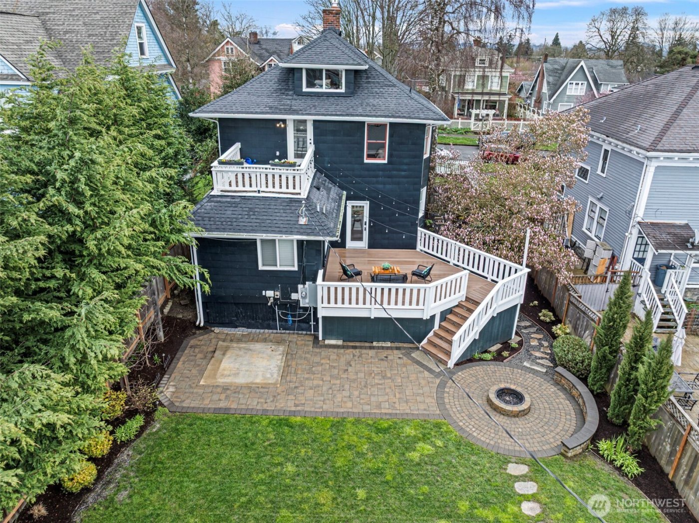 620 N Ainsworth Avenue , Tacoma, WA 98403