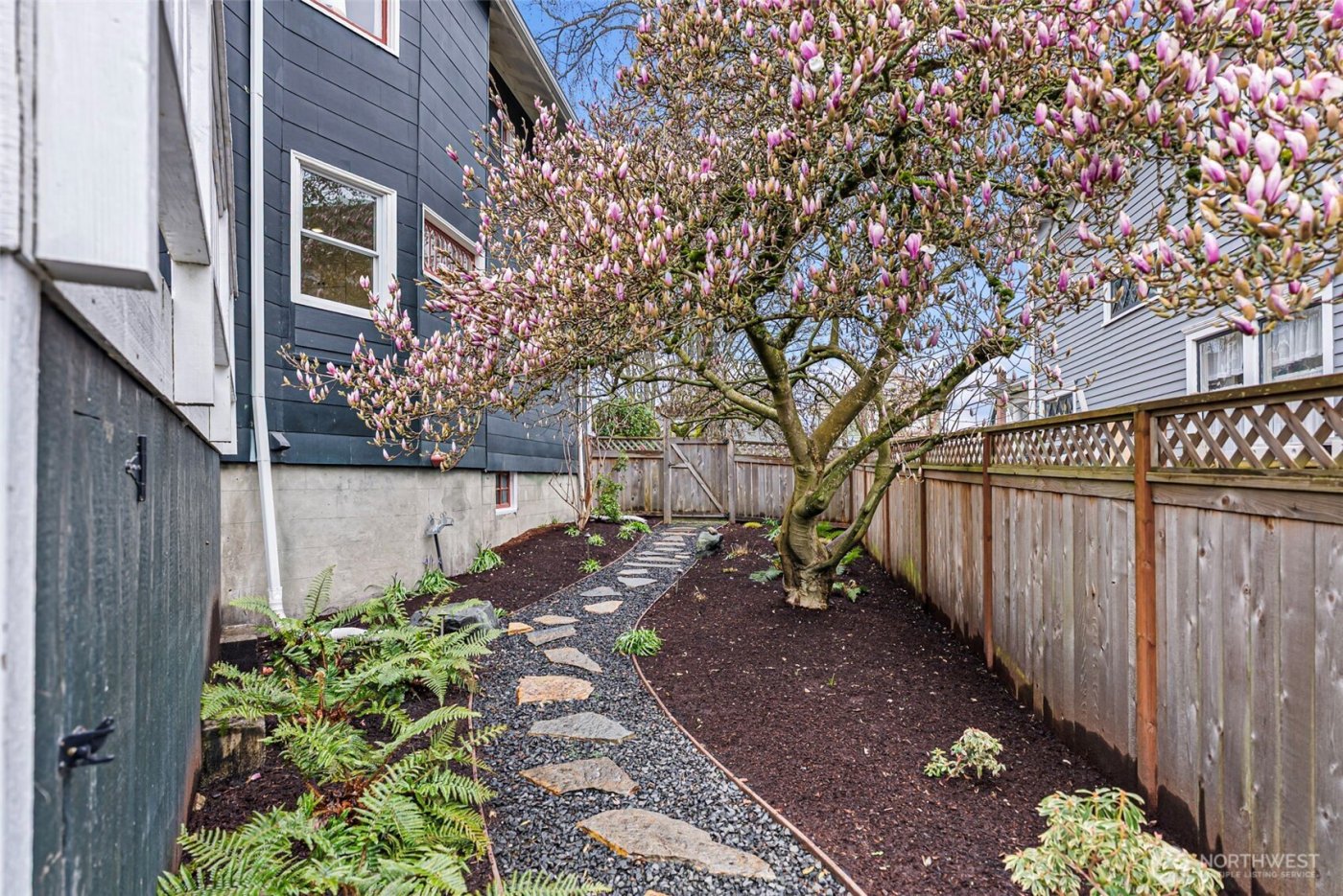 620 N Ainsworth Avenue , Tacoma, WA 98403