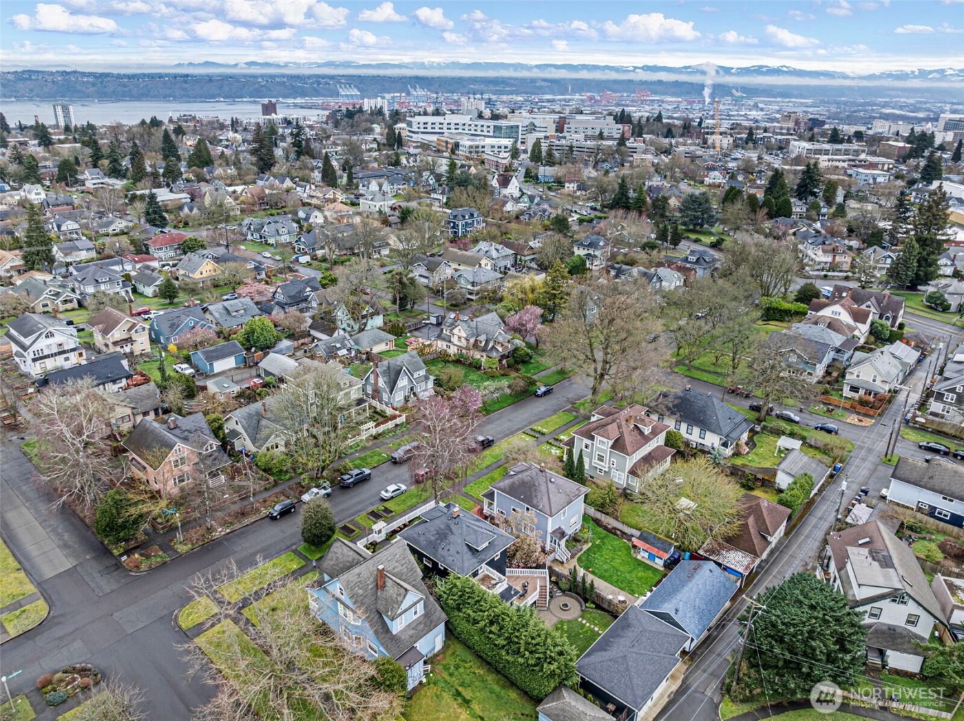 620 N Ainsworth Avenue , Tacoma, WA 98403