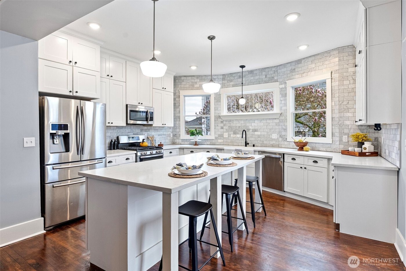 620 N Ainsworth Avenue , Tacoma, WA 98403