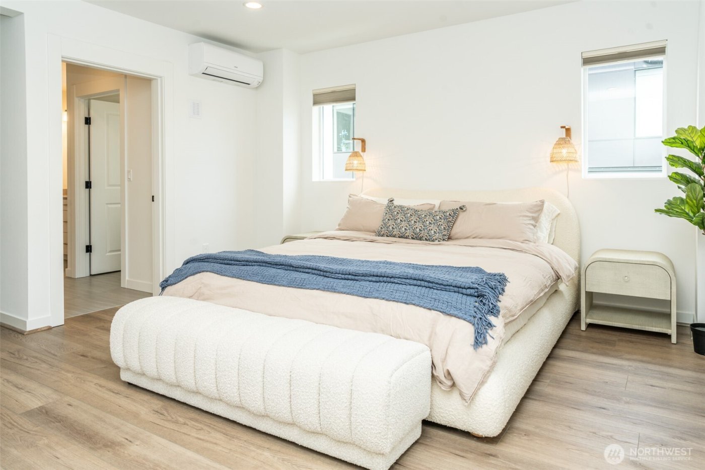 15558 NE 15th Place #301, Bellevue, WA 98007