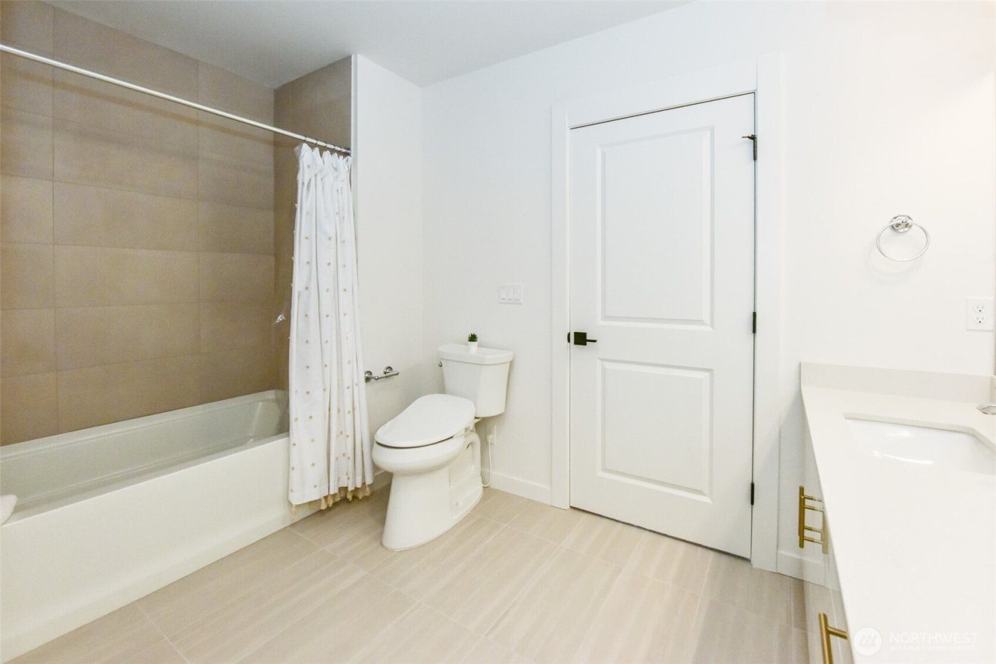 15558 NE 15th Place #301, Bellevue, WA 98007