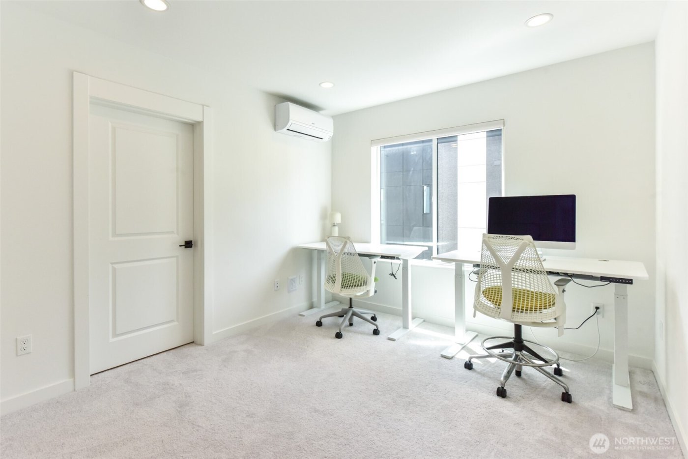 15558 NE 15th Place #301, Bellevue, WA 98007