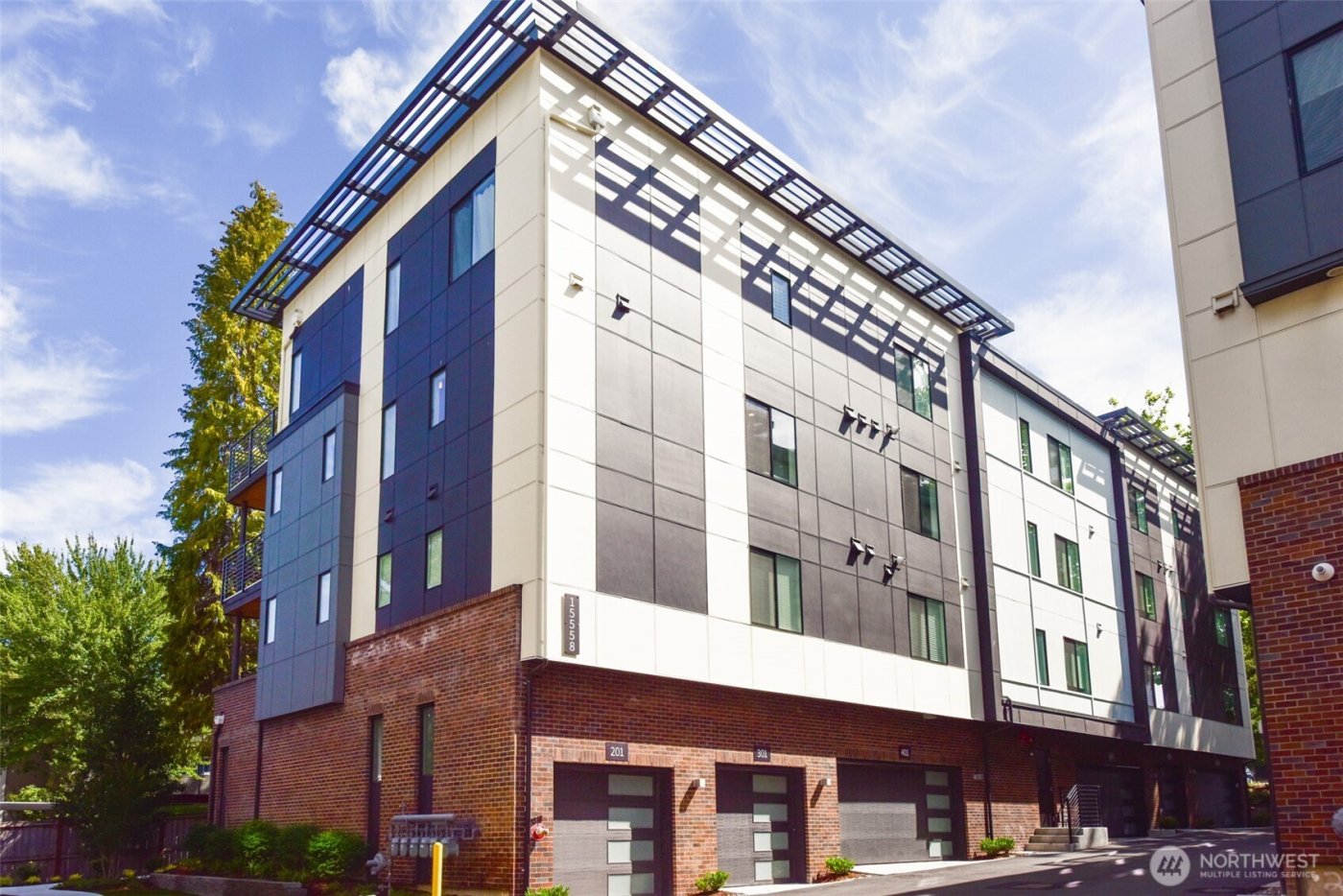 15558 NE 15th Place #301, Bellevue, WA 98007