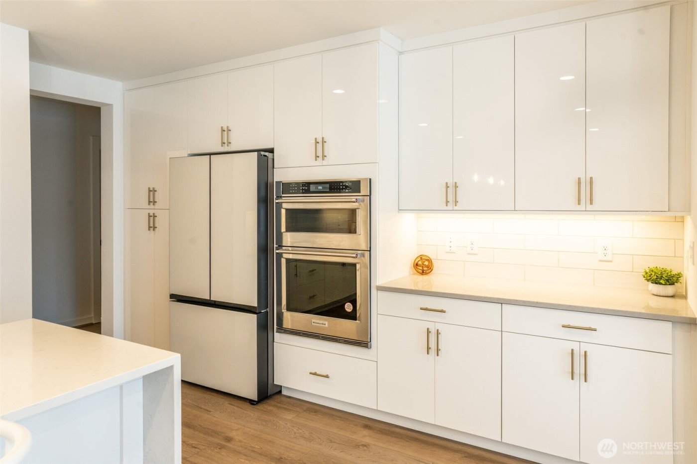 15558 NE 15th Place #301, Bellevue, WA 98007