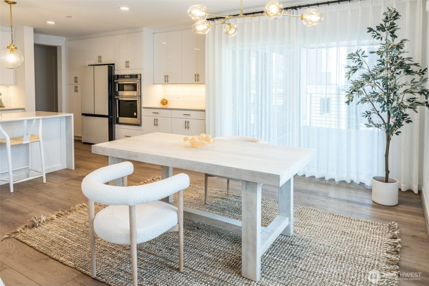 15558 NE 15th Place #301, Bellevue, WA 98007
