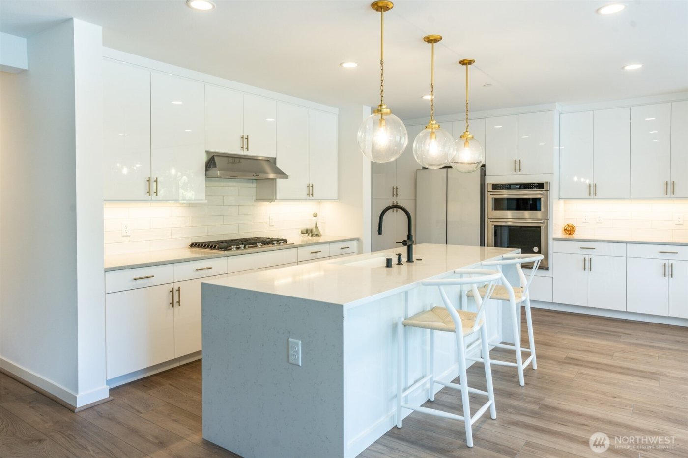 15558 NE 15th Place #301, Bellevue, WA 98007