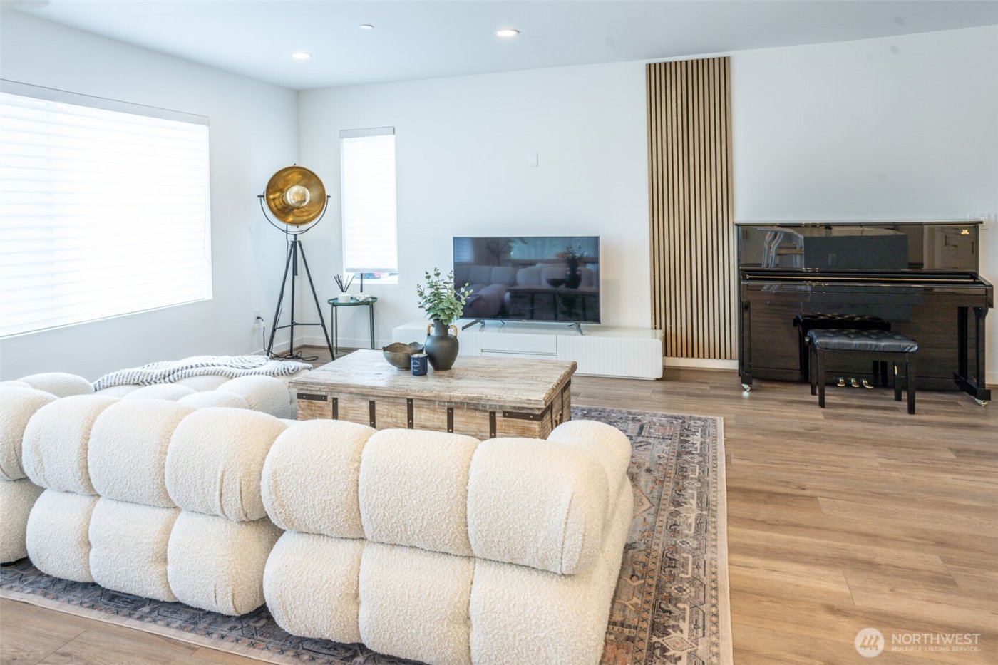 15558 NE 15th Place #301, Bellevue, WA 98007