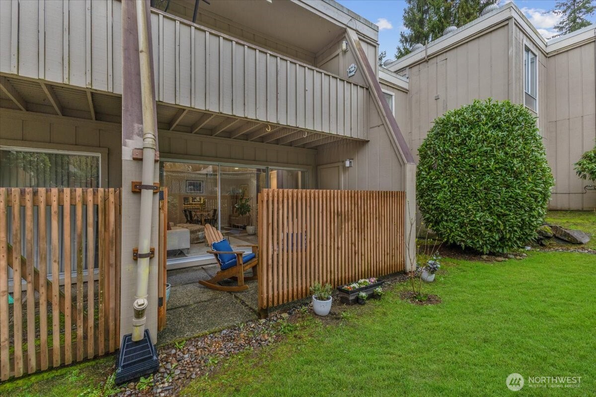 4807 180th Street SW #E103, Lynnwood, WA 98037