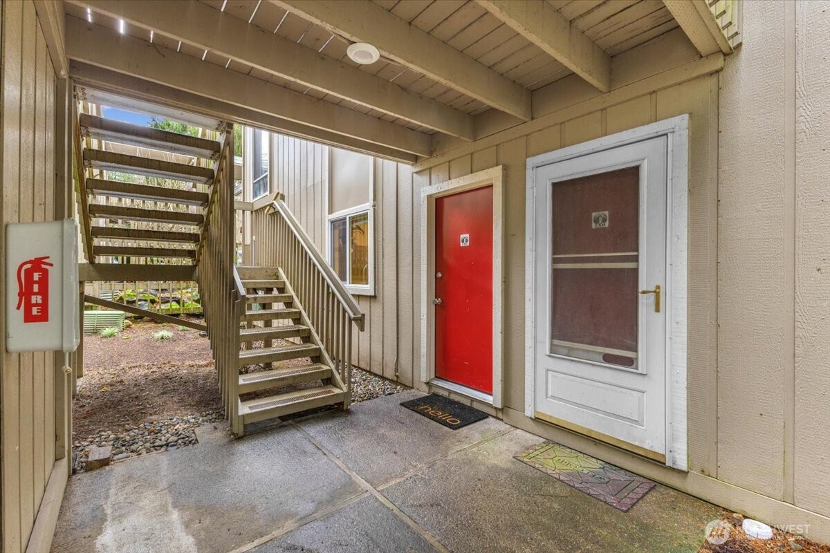 4807 180th Street SW #E103, Lynnwood, WA 98037