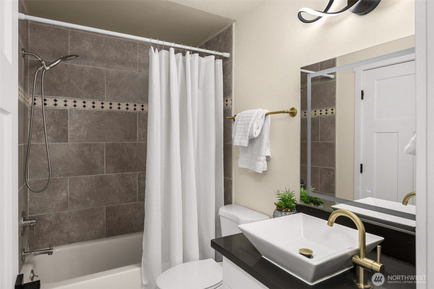 2137 N 128TH Street , Seattle, WA 98133