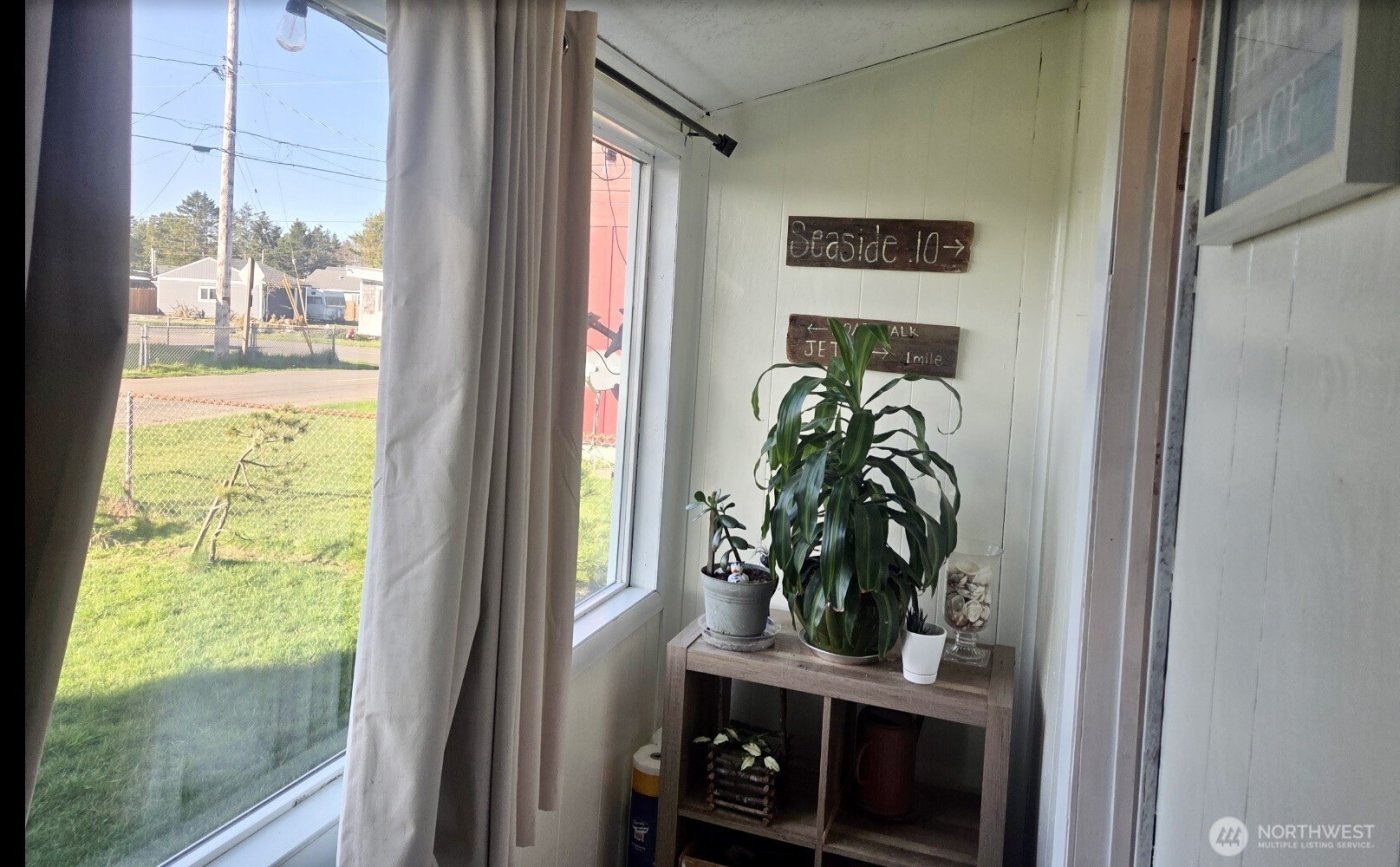 1514 Oregon Avenue N, Long Beach, WA 98611