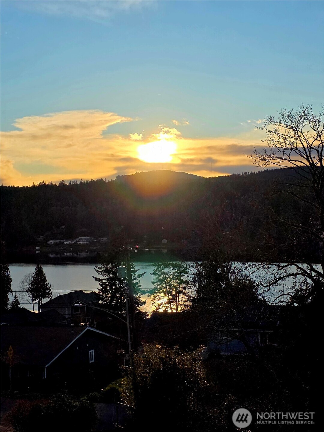 1404 Eastlake Drive , Bremerton, WA 98312