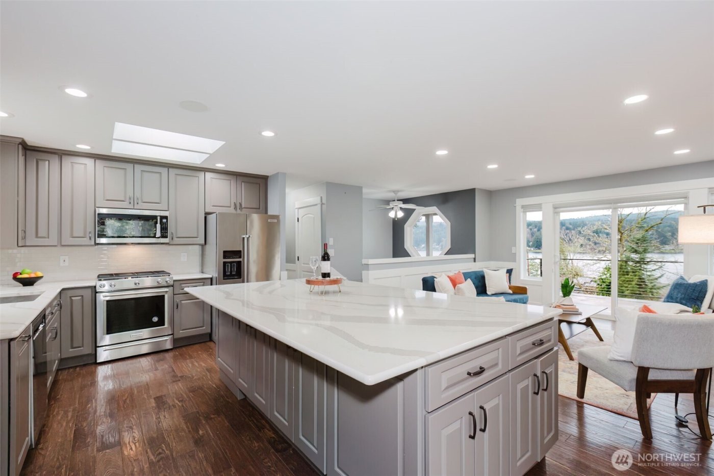 1404 Eastlake Drive , Bremerton, WA 98312