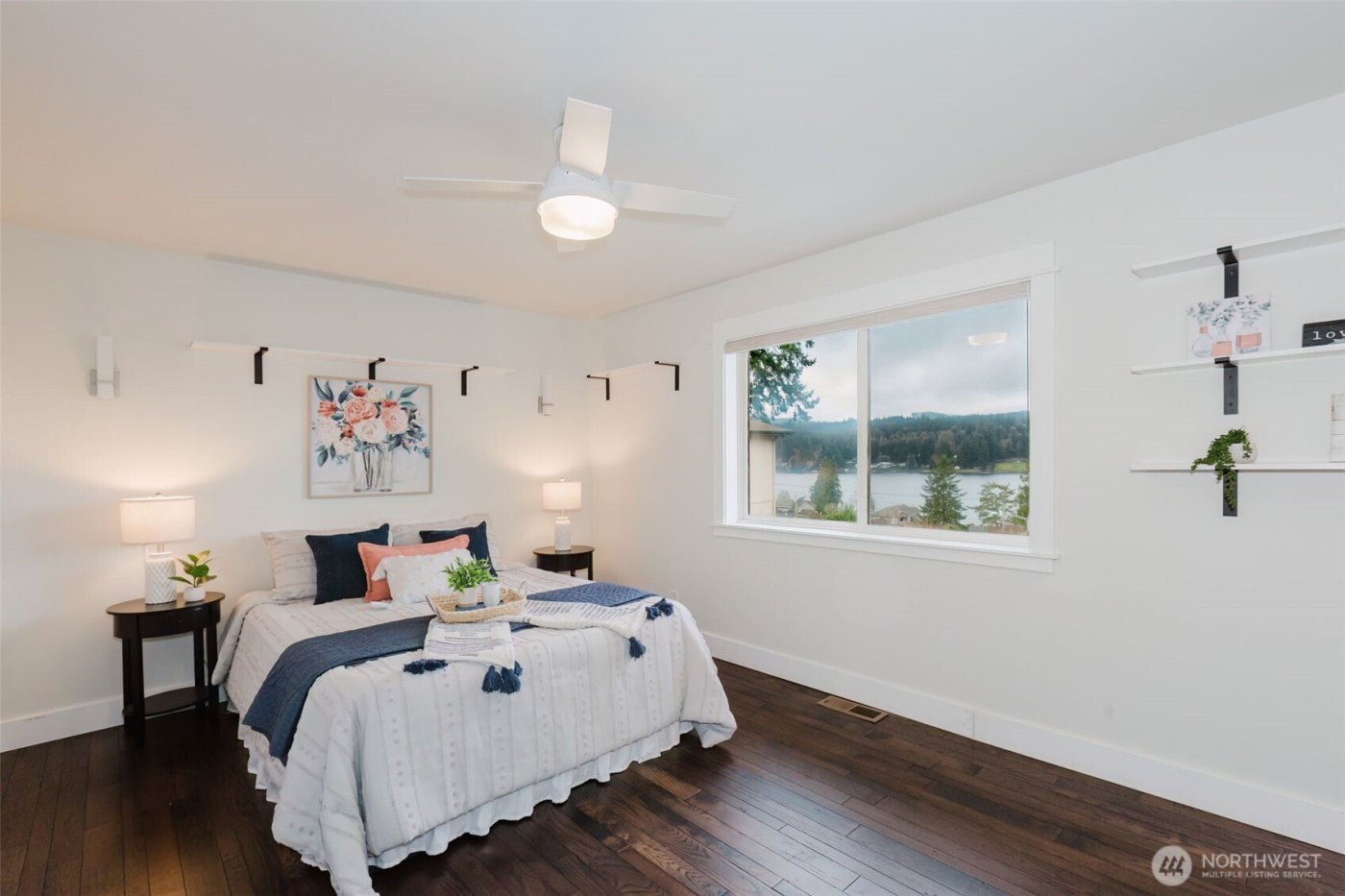 1404 Eastlake Drive , Bremerton, WA 98312