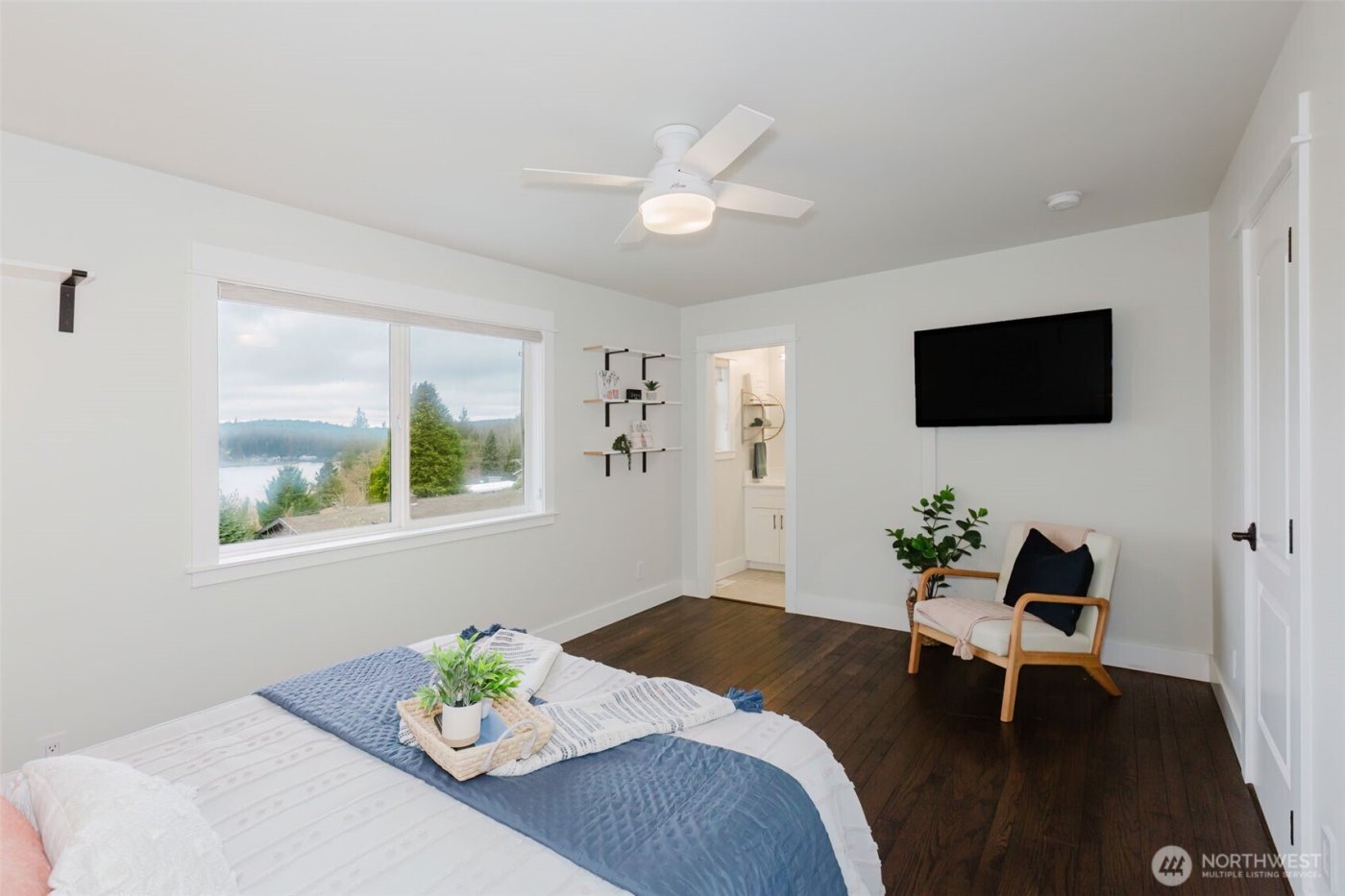 1404 Eastlake Drive , Bremerton, WA 98312