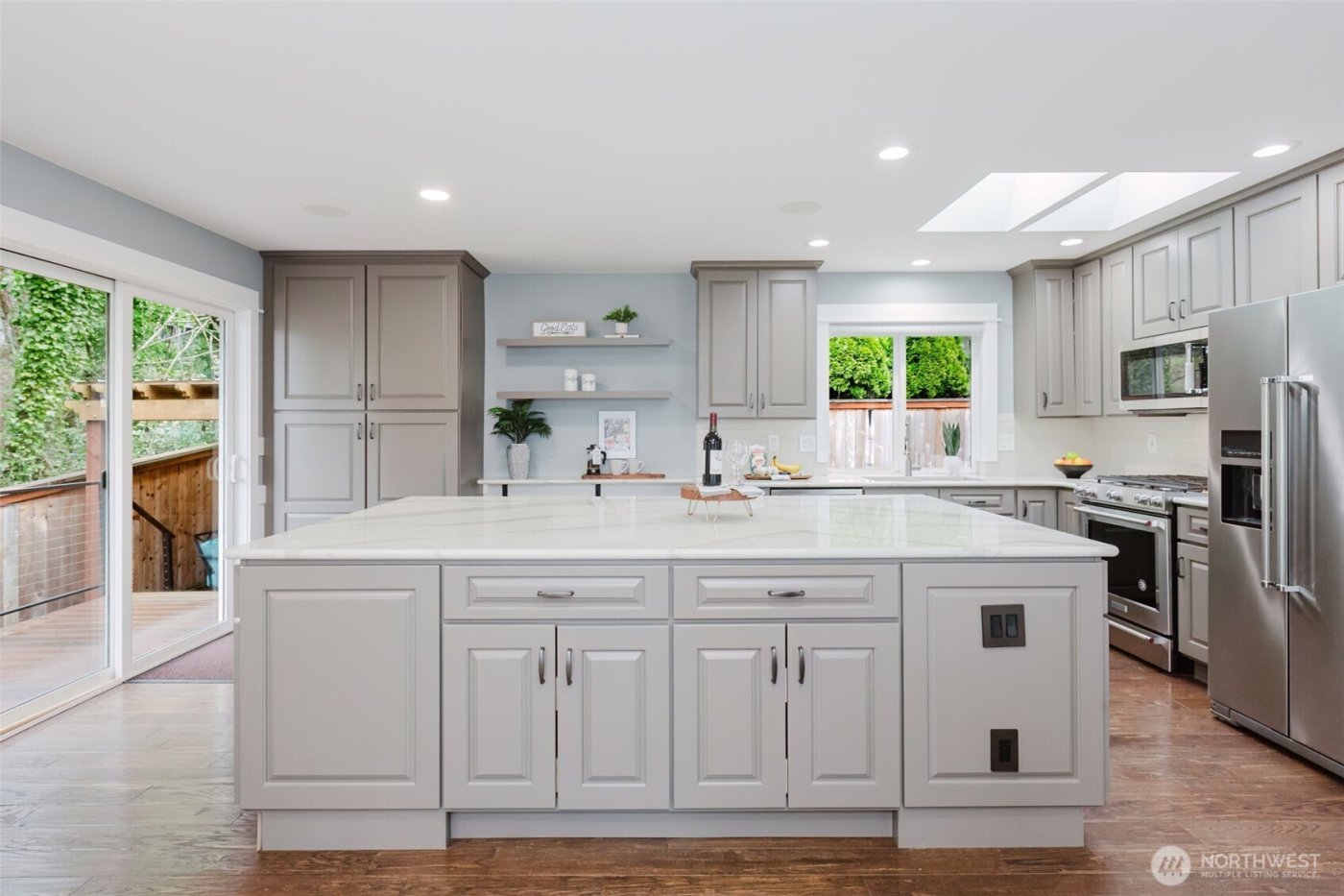 1404 Eastlake Drive , Bremerton, WA 98312