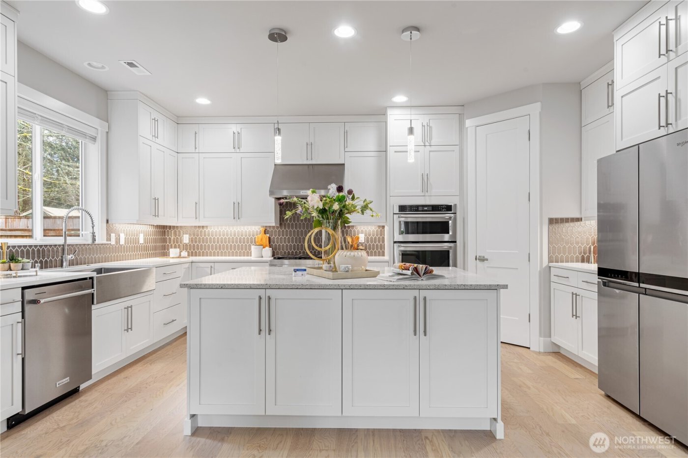 7230 NE 129th St , Kirkland, WA 98034