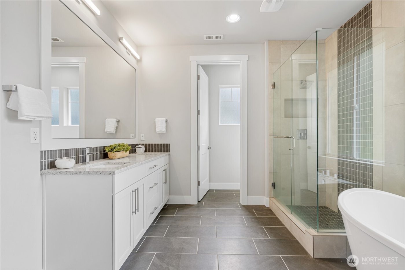 7230 NE 129th St , Kirkland, WA 98034