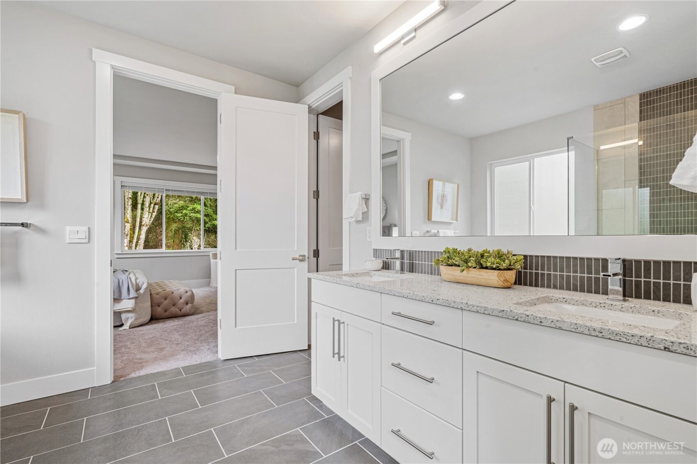 7230 NE 129th St , Kirkland, WA 98034