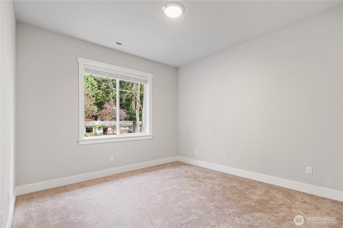 7230 NE 129th St , Kirkland, WA 98034