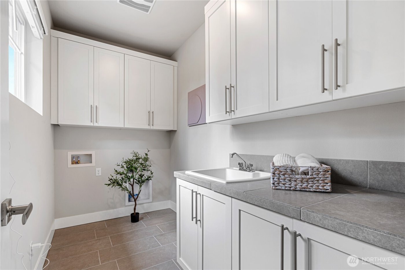 7230 NE 129th St , Kirkland, WA 98034