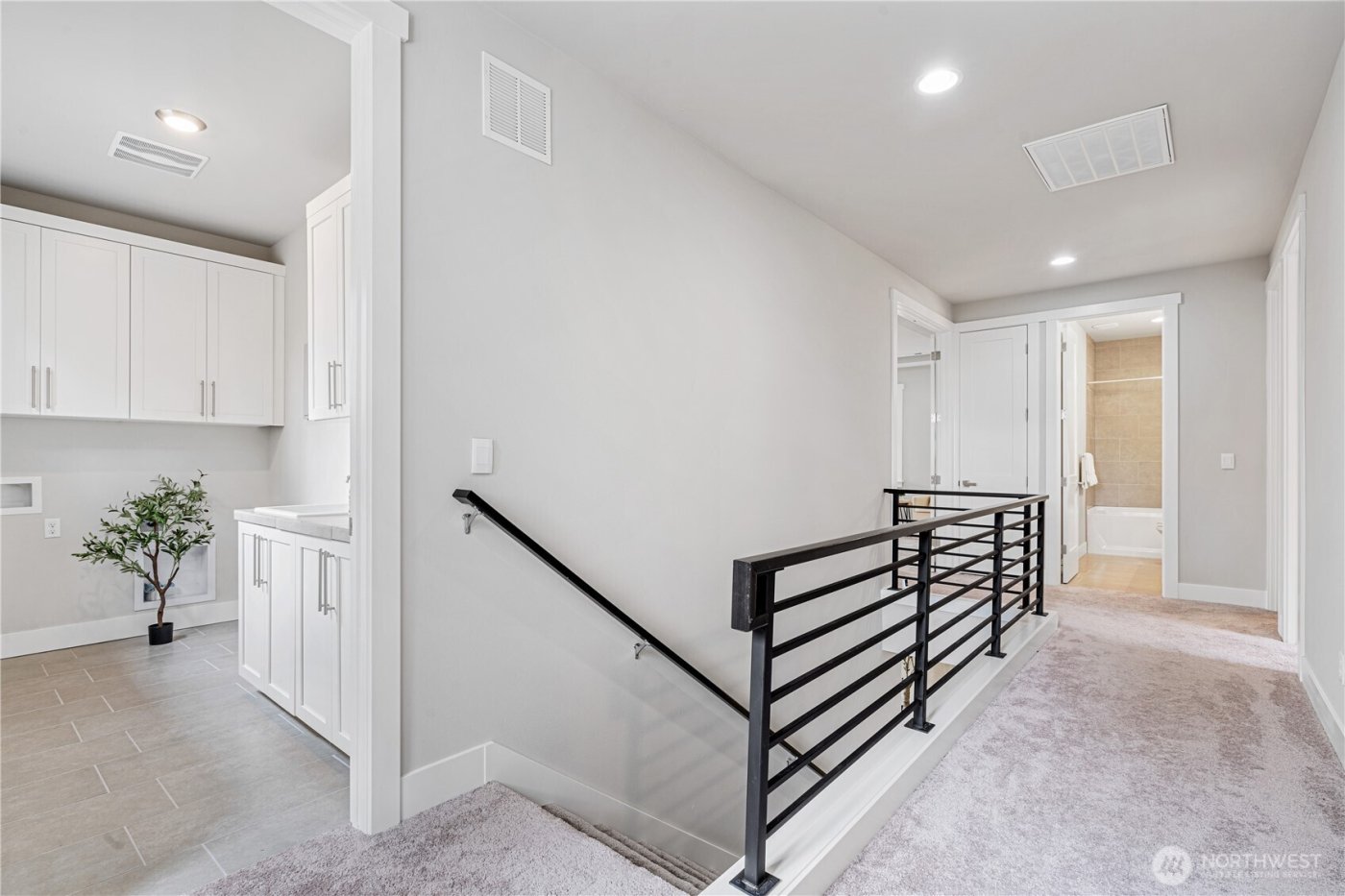 7230 NE 129th St , Kirkland, WA 98034