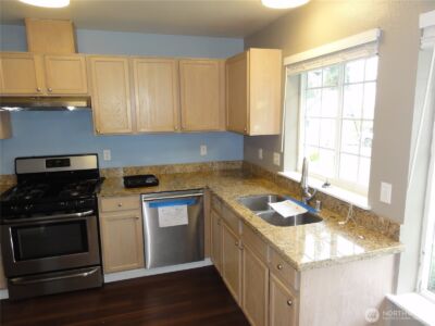 511 Forest Park Street , Port Orchard, WA 98366 - Photo 2