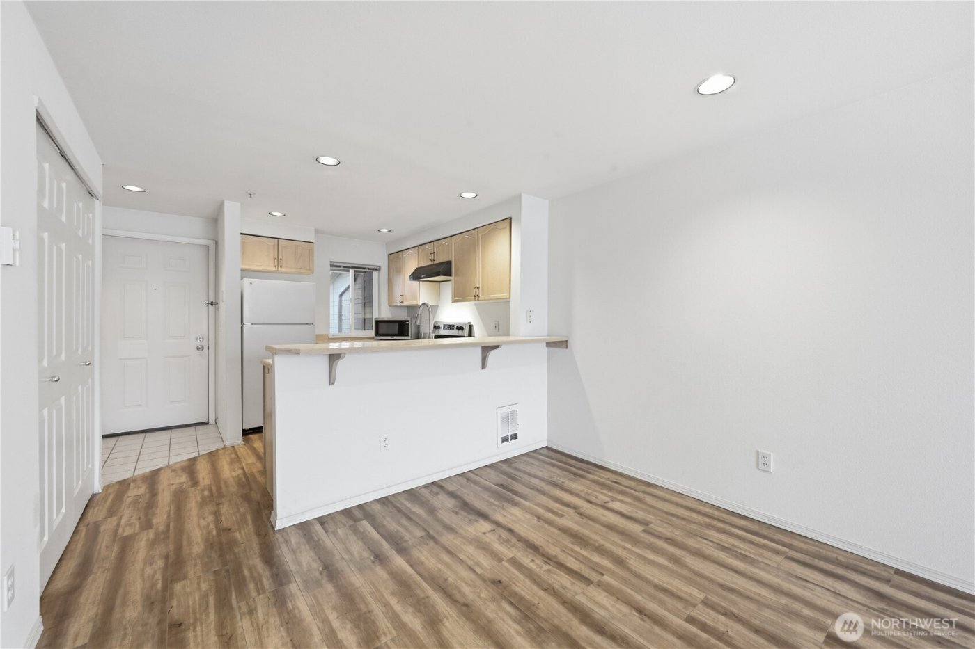 15711 Waynita NE #H301, Bothell, WA 98011