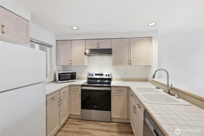 15711 Waynita NE #H301, Bothell, WA 98011 - Photo 10