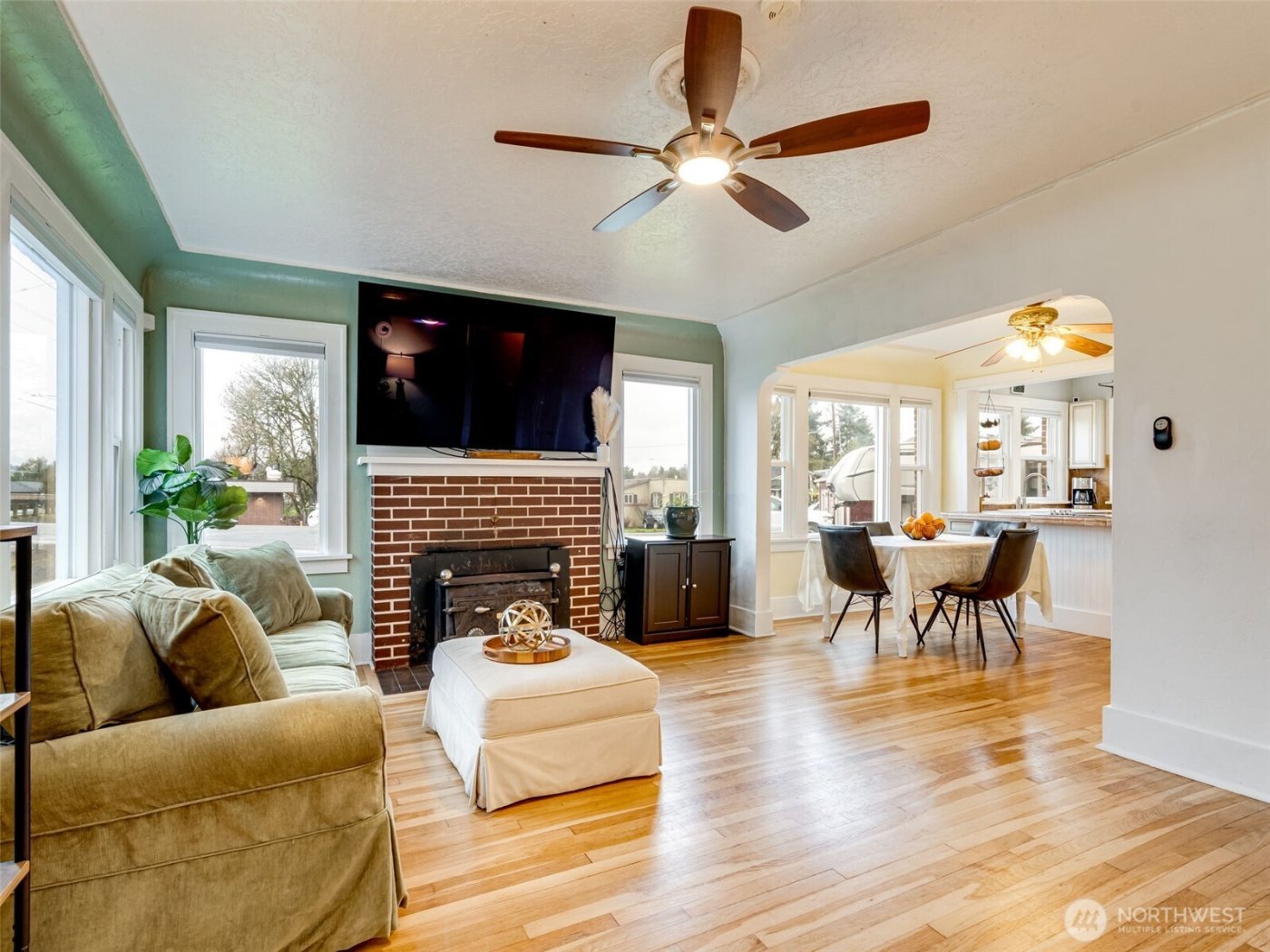 1510 S Kinnear Street , Kelso, WA 98626