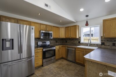 1401 S Hamilton Road , Moses Lake, WA 98837 - Photo 12