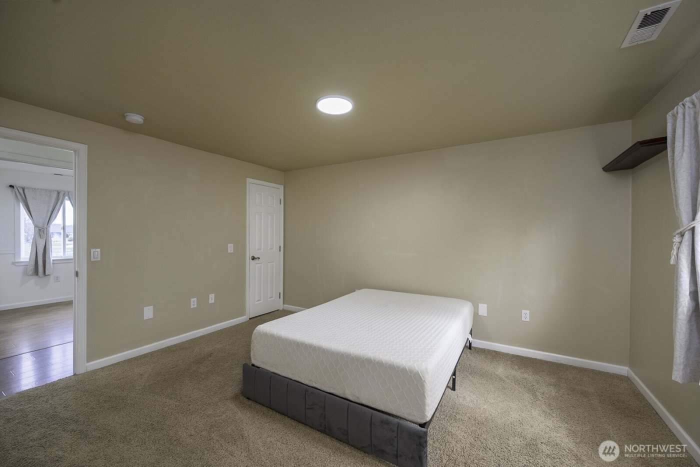 1401 S Hamilton Road , Moses Lake, WA 98837