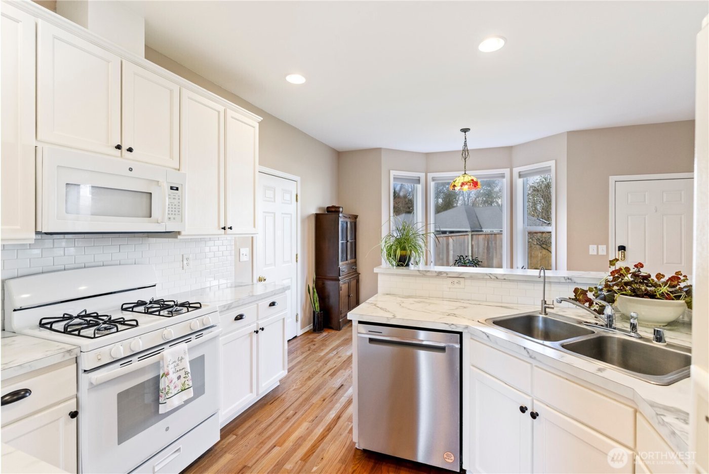 1257 Cameo Court NE, Poulsbo, WA 98370